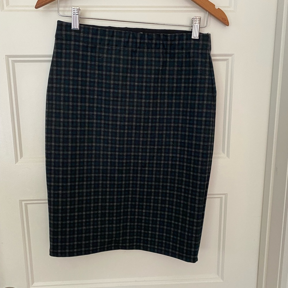 Max studio skirt elastic
